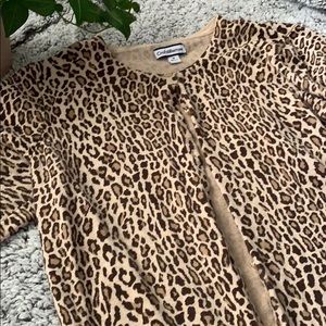 ✨ Croft & barrow 3/4 sleeve leopard print cardigan